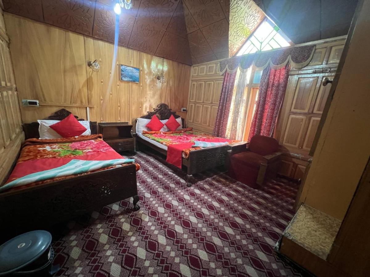 Aristotle Group Of Houseboats & Transportation Hotel Srinagar  Exterior photo