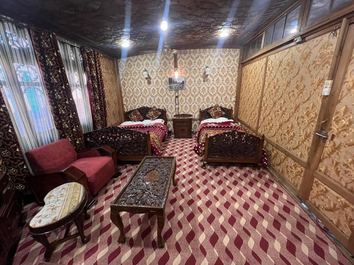 Aristotle Group Of Houseboats & Transportation Hotel Srinagar  Exterior photo