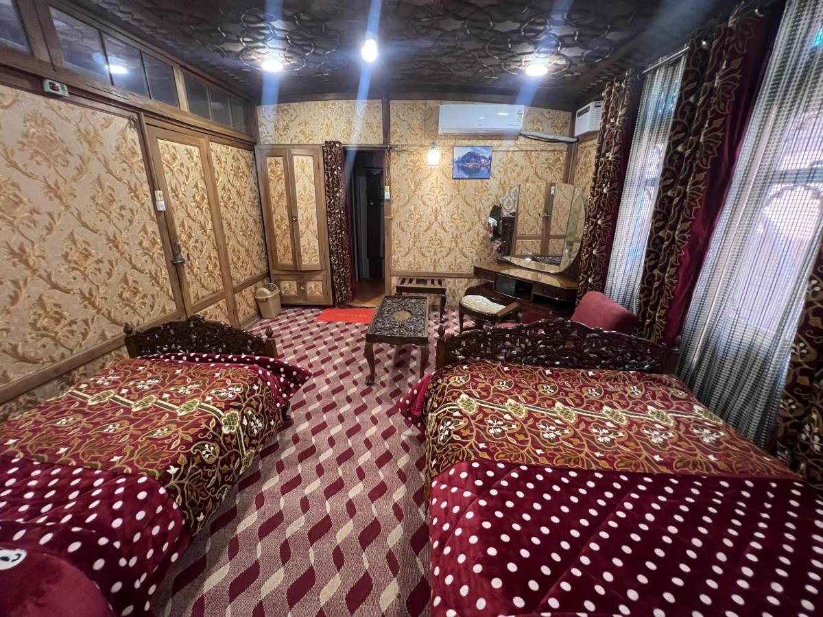 Aristotle Group Of Houseboats & Transportation Hotel Srinagar  Exterior photo